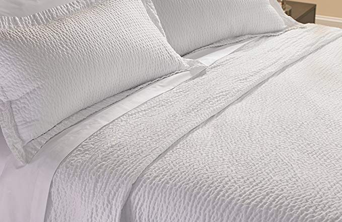 Courtyard by Marriott Hotel Rippled Coverlet - King