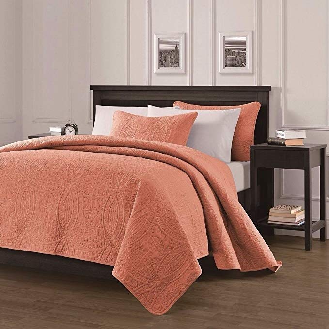 Collection Austin 3-piece Oversized Bedspread Coverlet Set/Queen- Salmon