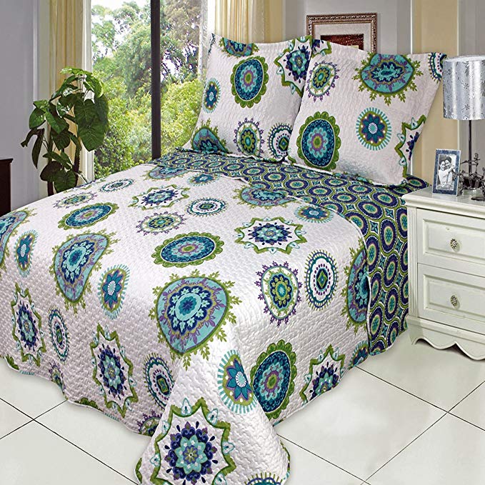 Deluxe Julia Oversized Bedspread Set. An exotic look with a geometric patterns accented with floral designs. green, blue, and Navy. Bed Cover Quilt 3 Pieces Full / Queen Set