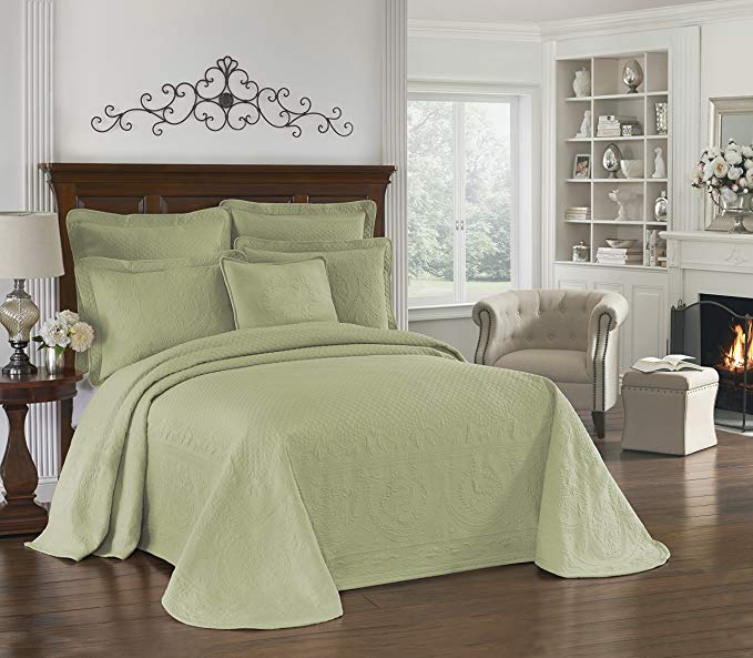 Historic Charleston Collection King Charles 13989BEDDKNGSAG Matelasse Bedspread, King, Sage