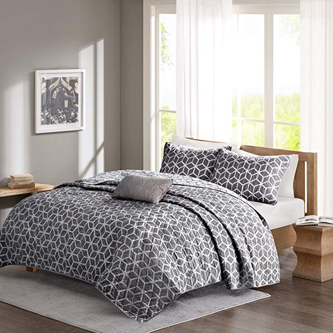 Madison Park Pure Alexa Full/Queen Size Quilt Bedding Set - Aqua, White, Reversible Geometric – 4 Piece Bedding Quilt Coverlets – 100% Cotton Bed Quilts Quilted Coverlet