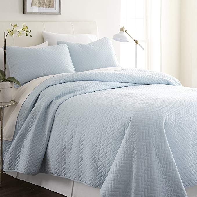 ienjy Home Herring Patterned Quilted Coverlet Set, King, Pale Blue