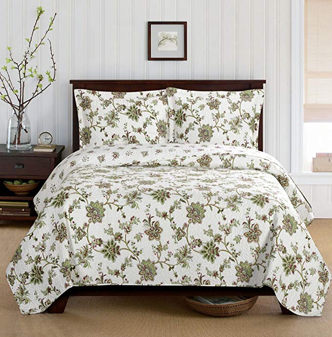 Deluxe Carrie Oversize Bedspread Coverlet, reversible and contains a floral design on a white/cream background, Cover Quilt 3 Pieces Queen Set